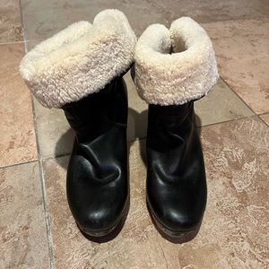 Ugg Lynnea Women's Stud Shearling Lined Clog Black Leather Ankle Boots Size 9